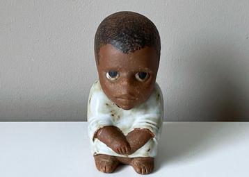 Beeldje , Lisa Larson, Children of the World, "Syd"  beschikbaar voor biedingen