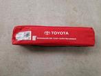 Toyota gevarendriehoek ehbo set, Auto diversen, Ophalen of Verzenden, Zo goed als nieuw