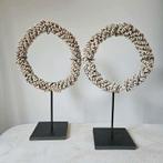 Kauri krans op standaard uit Bali, Huis en Inrichting, Woonaccessoires | Kransen, Ophalen of Verzenden, Tropical Home, 6951nk