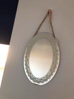 IKEA Vänna Ovale spiegel met decoratieve rand, Minder dan 50 cm, Ophalen of Verzenden, Zo goed als nieuw, Minder dan 100 cm