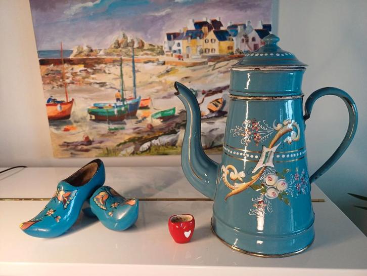 Blauwe Franse Koffiepot met Decoratie van rozen, Antiek en Kunst, Antiek | Emaille, Ophalen of Verzenden