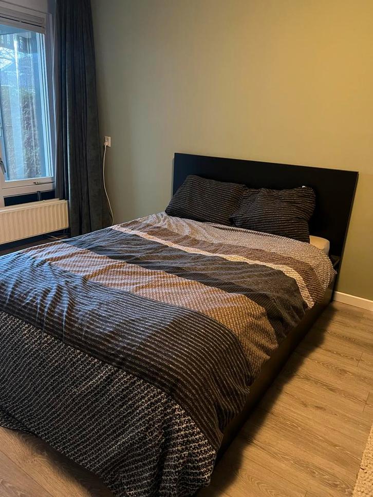 IKEA MALM bed 140x200 + Emma matras, Huis en Inrichting, Slaapkamer | Bedden, Gebruikt, Tweepersoons, 140 cm, 200 cm, Hout, Zwart