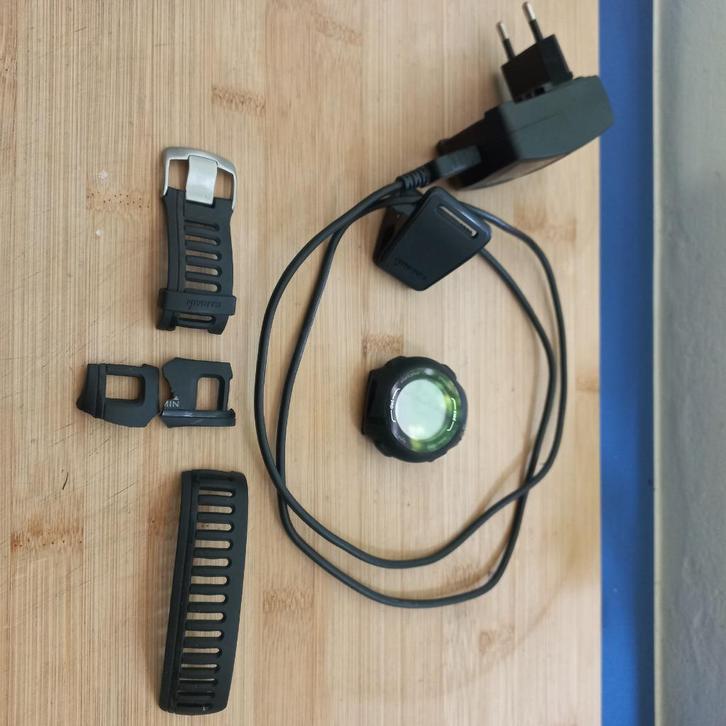 Garmin Forerunner 210, Sport en Fitness, Loopsport en Atletiek, Gebruikt, Snelheids- of Stappenmeter, Overige sporten, Overige merken