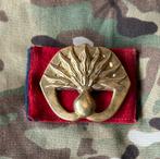 Baretembleem Garde Grenadiers Hoornse aanmaak embleem GG Inf, Verzamelen, Verzenden, Landmacht, Nederland, Embleem of Badge