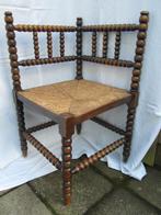 Atiekdriehoek stoeltje, Ophalen