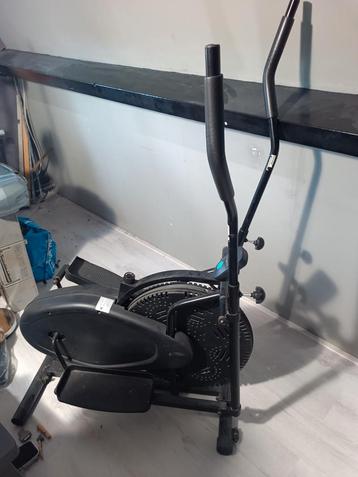 Crosstrainer - Staat in de weg! beschikbaar voor biedingen