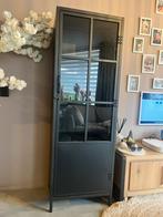 Industriële vitrinekast met glazen ramen, Ophalen, Met deur(en), 50 tot 100 cm, Zo goed als nieuw