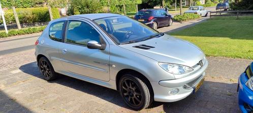 Peugeot 206 1.6 16V 3D Grijs LAGE KM STAND + CARPLAY, Auto's, Peugeot, Particulier, Benzine, D, Hatchback, Handgeschakeld, Origineel Nederlands