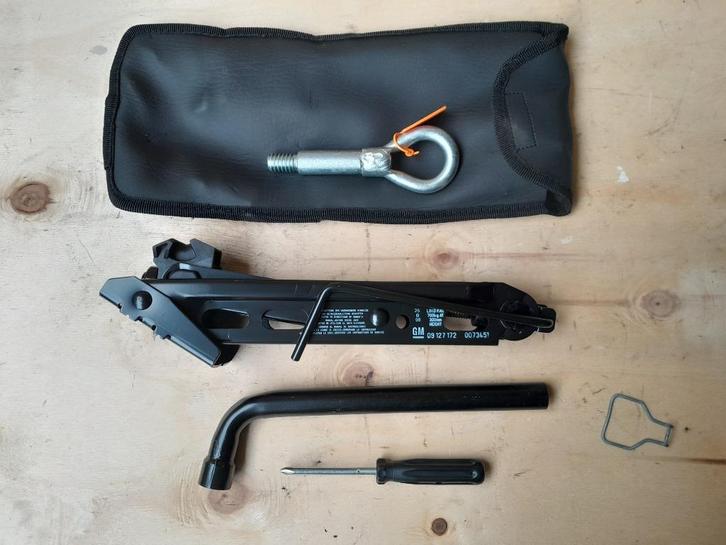 KRIKSET / GEREEDSCHAPSET - Origineel /NIEUW - OPEL ASTRA G, Auto diversen, Autogereedschap, Nieuw, Verzenden