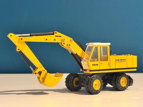 Faun FM 1035 graafmachine, Hobby en Vrije tijd, Modelauto's | 1:50, Zo goed als nieuw, Hijskraan, Tractor of Landbouw, Overige merken