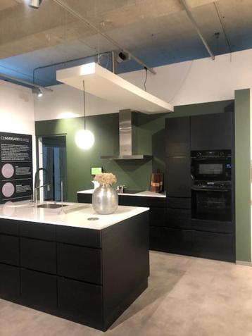 Mano Showroom Model beschikbaar voor biedingen