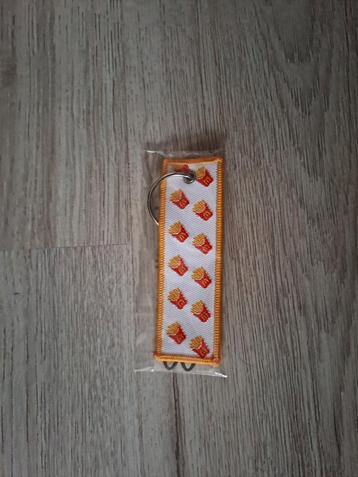 Leuke sleutelhanger met frietjes motief friet McDonald's  beschikbaar voor biedingen