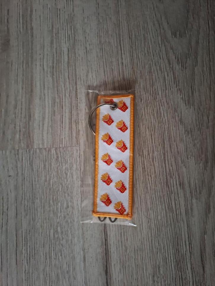 Leuke sleutelhanger met frietjes motief friet McDonald's, Verzamelen, Speldjes, Pins en Buttons, Nieuw, Merk, Ophalen of Verzenden