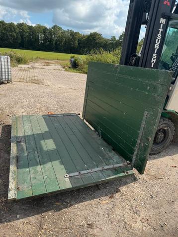 Stal deuren 40 mm multiplex met schijnvoeg beschikbaar voor biedingen