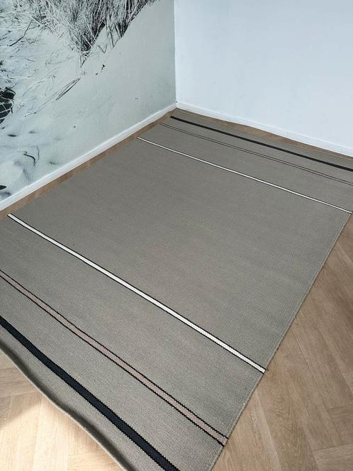 Perletta pluto vloerkleed karpet 170/230, Huis en Inrichting, Stoffering | Tapijten en Kleden, Nieuw, 150 tot 200 cm, 200 cm of meer