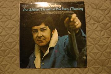 Nat Stuckey LP: She wakes me with a kiss every morning beschikbaar voor biedingen