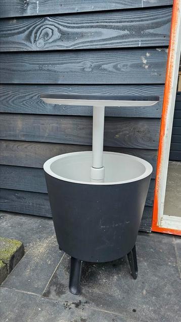 keter coolbar  beschikbaar voor biedingen