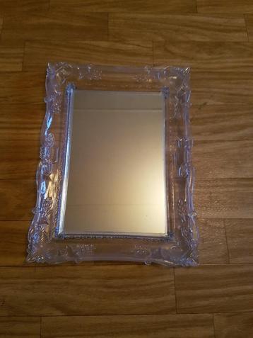 Gebruikte spiegel en diverse gebruikte lampen. Per stuk €5,- beschikbaar voor biedingen