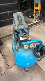 Italiaanse compressor, Ophalen, Gebruikt, 6 tot 10 bar, Minder dan 200 liter/min