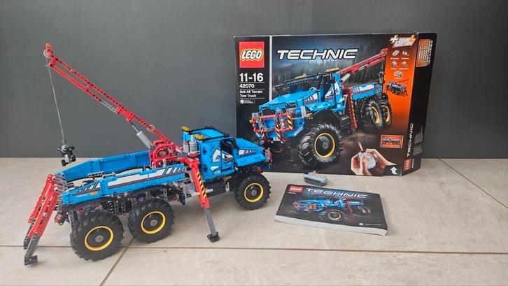 Lego Technic All Terrain 6x6 tow truck 42070, Hobby en Vrije tijd, Modelbouw | Radiografisch | Auto's, Zo goed als nieuw, Elektro