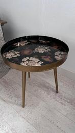 Retro Bijzettafel – Metalen eyecatcher, Huis en Inrichting, Tafels | Bijzettafels, Minder dan 55 cm, Metaal of Aluminium, Rond