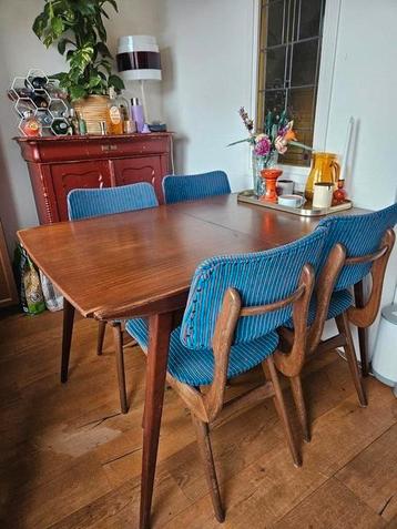 Louise van Teefelen eettafel set met 4 stoelen beschikbaar voor biedingen