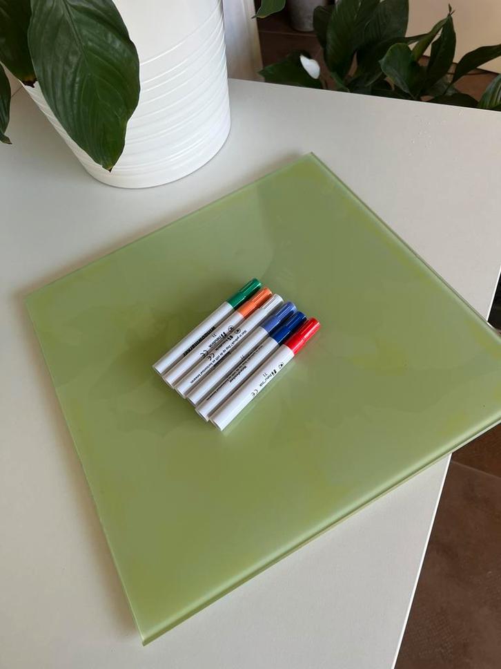 Glazen Krijtbord / schoolbord /memobord (incl. 6 stiften), Diversen, Schoolborden, Zo goed als nieuw, Whiteboard, Ophalen of Verzenden