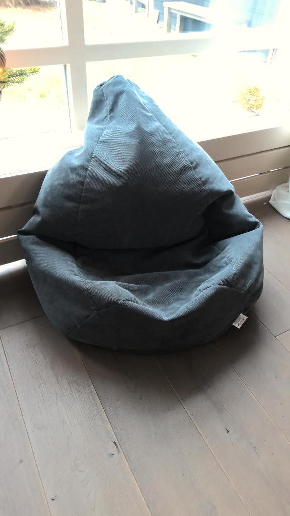 Heerlijke zitzak XL, Big Bertha, voor volwassenen., Huis en Inrichting, Zitzakken, Zo goed als nieuw, Zitzak, Grijs, Ophalen