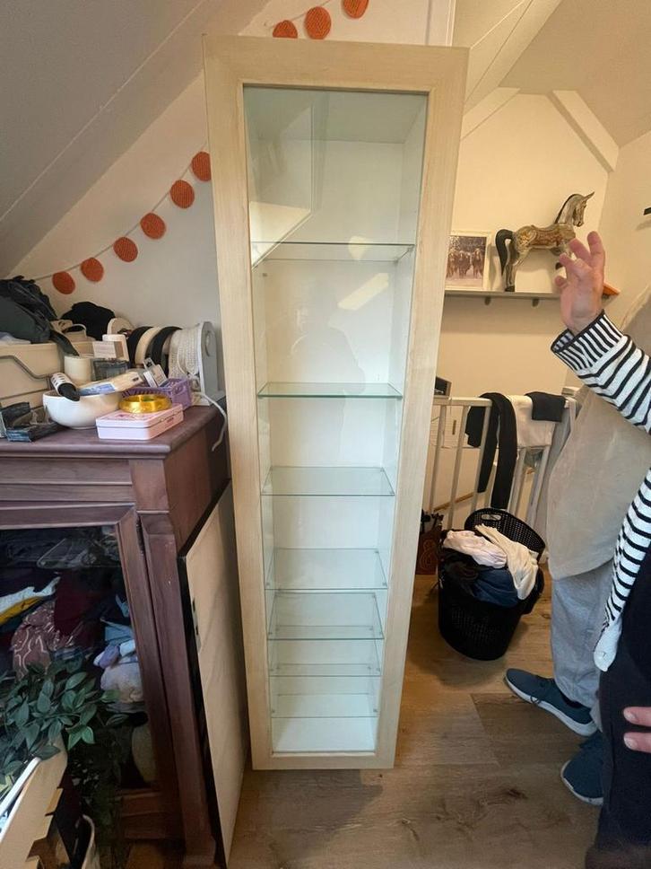 Bertby Vitrinekastje - Licht Hout, Huis en Inrichting, Kasten | Vitrinekasten, Gebruikt, Minder dan 100 cm, Minder dan 50 cm, Minder dan 25 cm