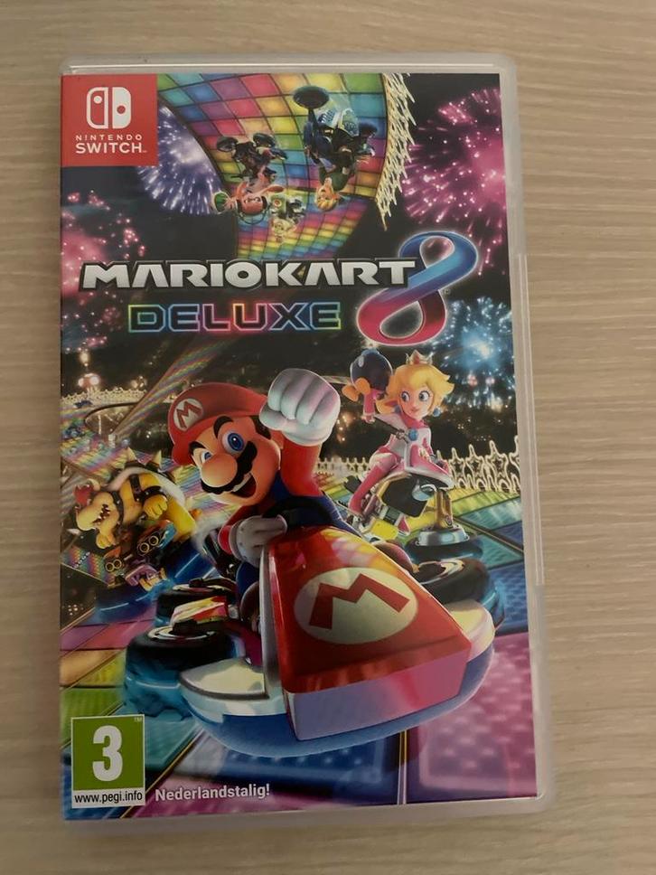 Mario Kart 8 Deluxe - Nintendo Switch, Spelcomputers en Games, Games | Nintendo Switch, Zo goed als nieuw, Racen en Vliegen, 3 spelers of meer