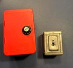 spaarpot kluis NMB rood met draaiknop 15 x 10 x 9 cm metaal, Ophalen of Verzenden, Metaal of Blik, Overige thema's