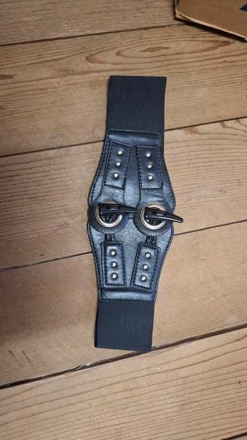 Gothic riem beschikbaar voor biedingen