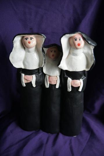 Keramiek beeld Nonnen 3 nonnetjes zusters religieuzen