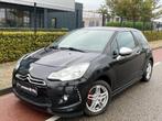 Citroen DS3 1.4 Chic Cruise/Climate-control Lm-velgen APK is, Auto's, Citroën, Gebruikt, Zwart, 4 cilinders, Alcantara