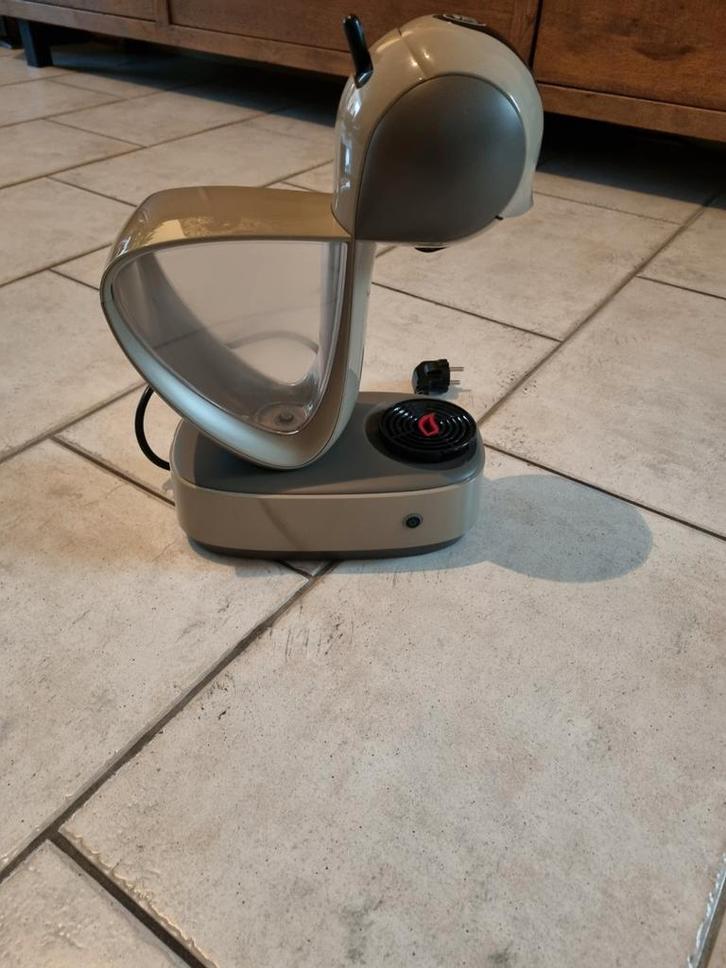 Dolce Gusto Infinissima Touch, Witgoed en Apparatuur, Koffiezetapparaten, Gebruikt, Koffiepads en cups, Koffiemachine, Afneembaar waterreservoir