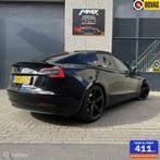 Tesla Model 3 Performance AWD 78 kWh CUSTOM HOOD EN VELGEN, Auto's, Tesla, Automaat, 27 €/maand, Zwart, Stoelverwarming