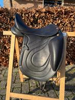 Zo goed als nieuw Dressuurzadel, 17,5 inch, Dieren en Toebehoren, Ophalen, Zo goed als nieuw, Dressuur