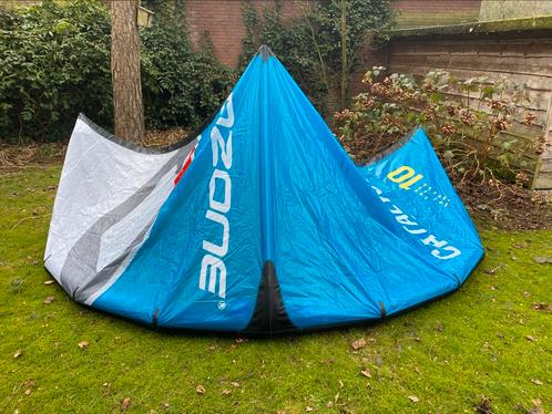 Ozone Catalyst v3 10m 2021 met Ozone bar, Watersport en Boten, Kitesurfen, Gebruikt, Kite, 10 m², Geen board, Ophalen of Verzenden