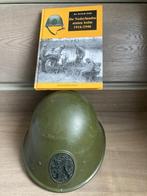 Boek De Nederlandse stalen helm 1916-1946., Verzamelen, Verzenden, Landmacht, Nederland, Boek of Tijdschrift