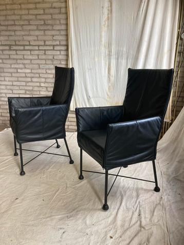2 Originele Gerard vd Berg Chaplin Montis Stoelen Zwart Leer beschikbaar voor biedingen
