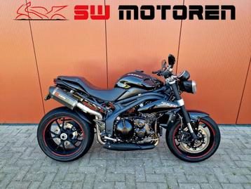 SPEED TRIPLE 1050, VOL OPTIE, SPORTDEMPERS. SPEEDTRIPLE beschikbaar voor biedingen
