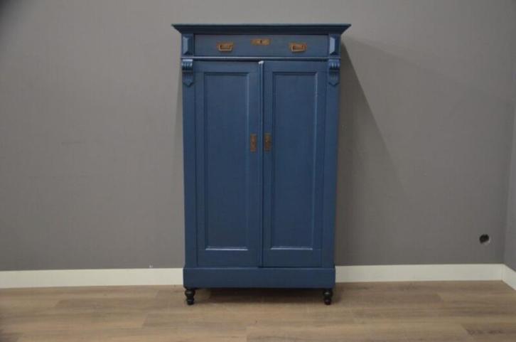 Aqua-Blauw Tweedeurskastje, Huis en Inrichting, Kasten | Overige, Zo goed als nieuw, Ophalen of Verzenden