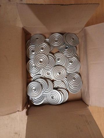 Circa 50 Dakplaatjes - Doorsnede 70mm beschikbaar voor biedingen