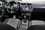 Volkswagen Tiguan 2.0 TSI 4Motion R-line Pano VirtualCockpit, Auto's, Automaat, Stof, Gebruikt, Zwart