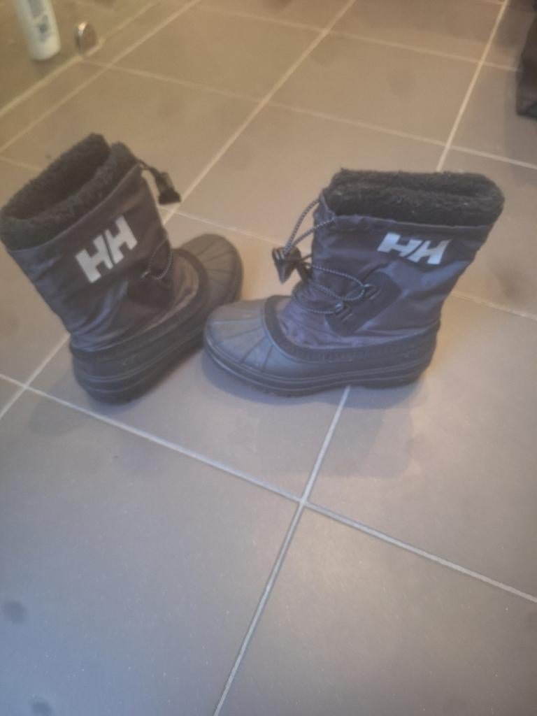 Snowboots Helly Hansen jk Varanger insulated 31 / 32, Kinderen en Baby's, Kinderkleding | Schoenen en Sokken, Zo goed als nieuw