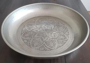 Grote oosterse decoratieve schaal (Ø 48 cm) beschikbaar voor biedingen