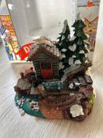 Kersthuisje aan het water met kerstbomen, Diversen, Kerst, Ophalen, Zo goed als nieuw