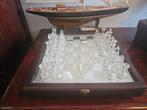 Glazen Schaakbord met Houten Rand, Hobby en Vrije tijd, Gezelschapsspellen | Bordspellen, Ophalen of Verzenden
