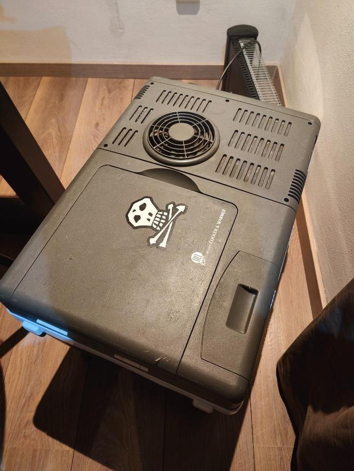 Elektrische Koel En Warmtebox 40L, Caravans en Kamperen, Koelboxen, Zo goed als nieuw, Koelbox, Elektrisch, Ophalen