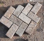 ROOIKORTING 1.000m2  grijs betonklinkers keiformaat bkk bss, Tuin en Terras, Tegels en Klinkers, Bij dit gebruikte product niet meer te achterhalen.